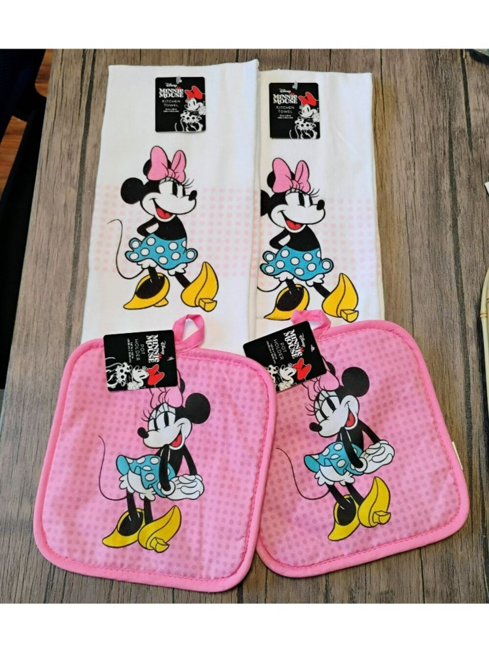 Disney Minnie Mouse 4 Pc Kitchen Set 2 Towels & 2 Pot Holders Pink Teal NWT